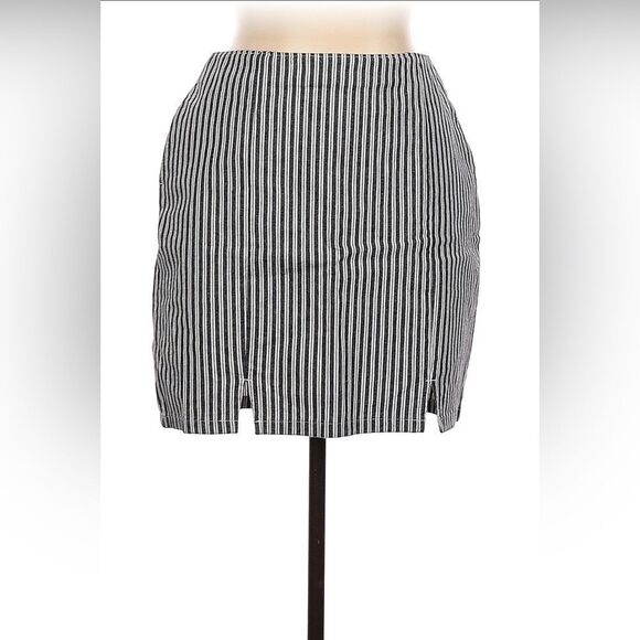 Hollister 🌺COQUETTE-Style🌺 Sz L Classic Chic Striped Mini Skirt EUC - Picture 1 of 3